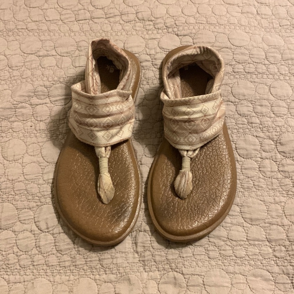 Sanuk yoga mat sandals size 7
